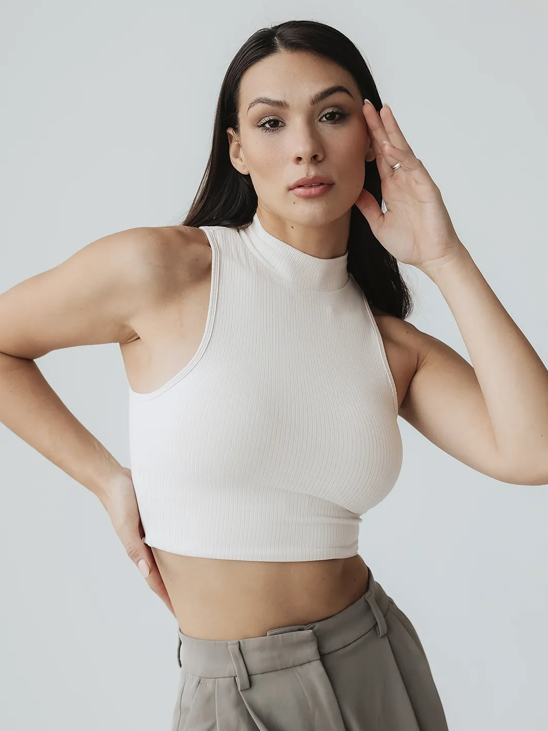 Ribbed Mock Neck Brami