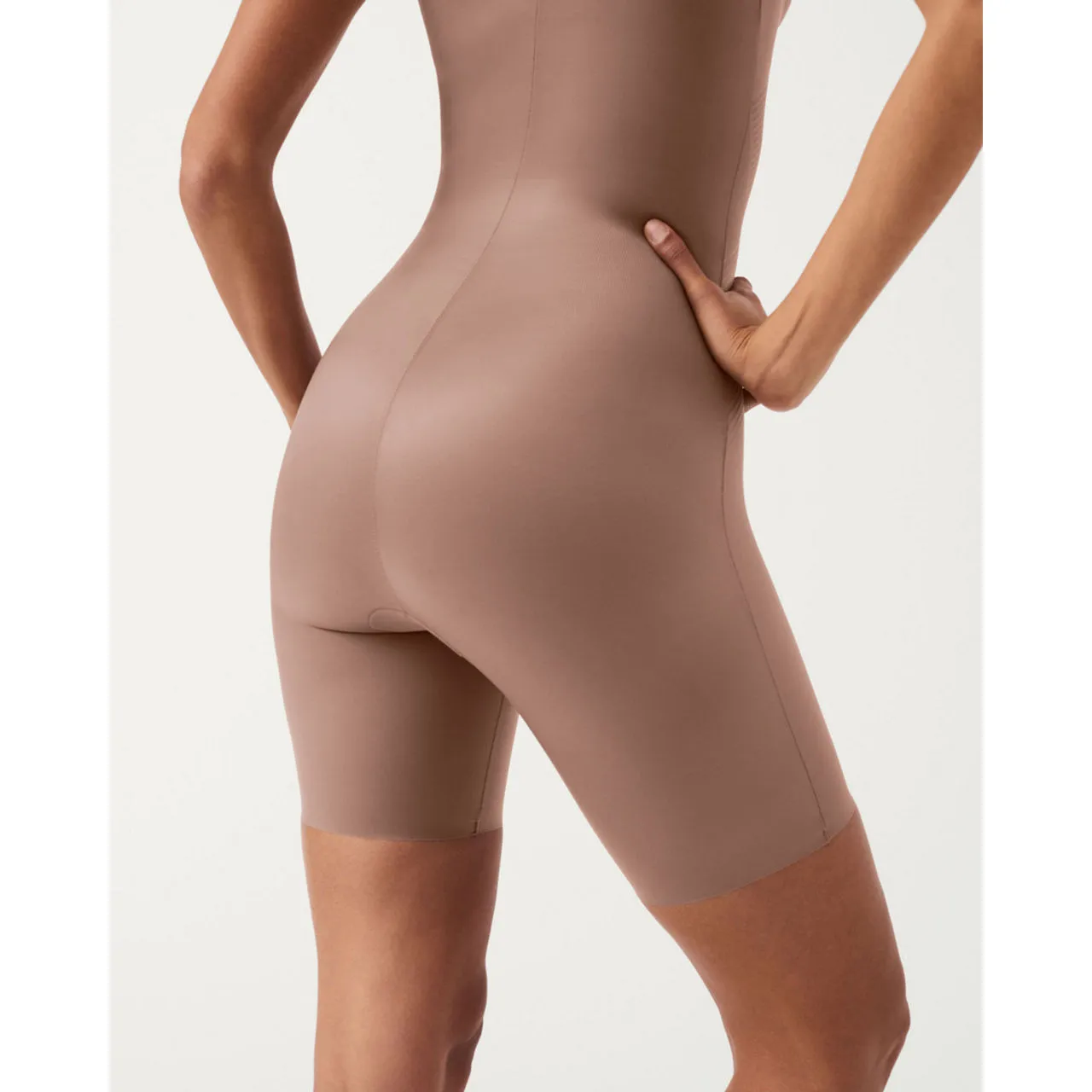 SPANX Thinstincts® 2.0 Open-Bust Mid-Thigh Bodysuit - Light Brown